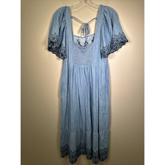 Old Navy Midi Dress L Flutter Sleeve Eyelet Chambray Peasant Cottagecore Flowy - Picture 3 of 9